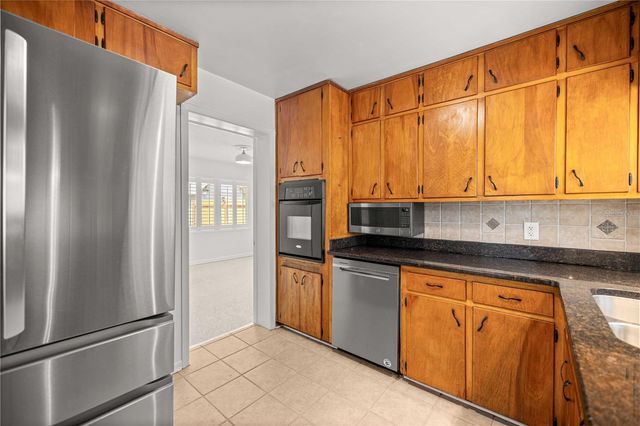 2620 NW 11TH AVENUE, Gainesville, FL 32605
