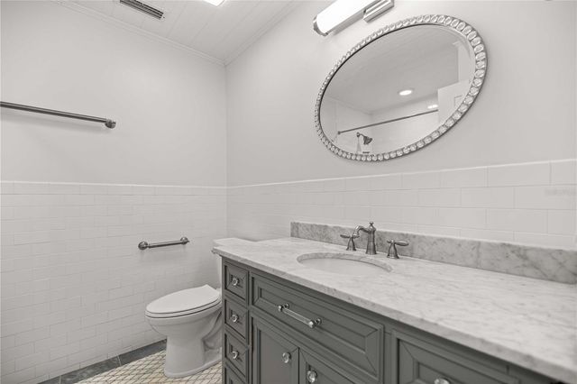 2620 NW 11TH AVENUE, Gainesville, FL 32605