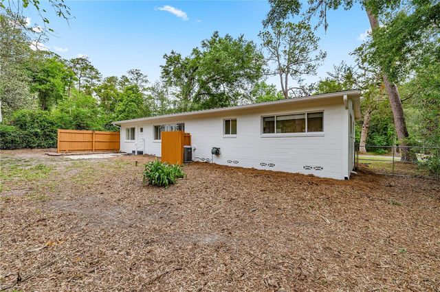 2620 NW 11TH AVENUE, Gainesville, FL 32605