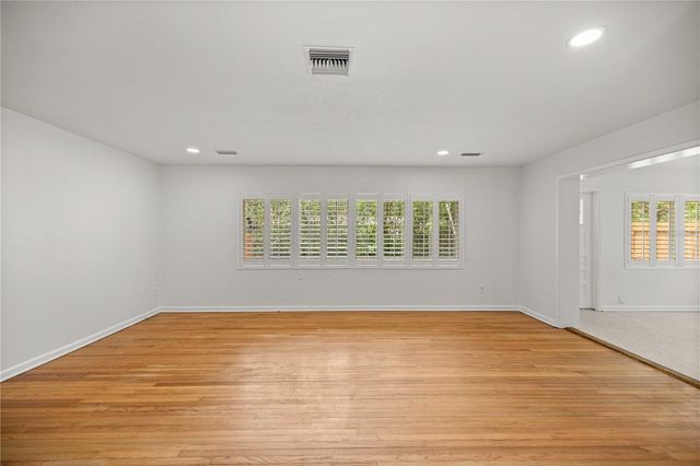 2620 NW 11TH AVENUE, Gainesville, FL 32605