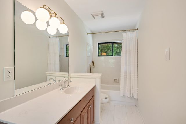 925 BELL MEADE DR, Eads, TN 38028