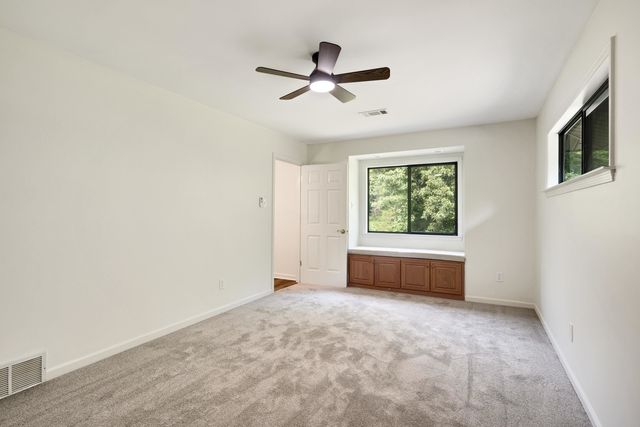 925 BELL MEADE DR, Eads, TN 38028