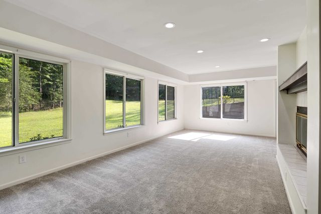 925 BELL MEADE DR, Eads, TN 38028