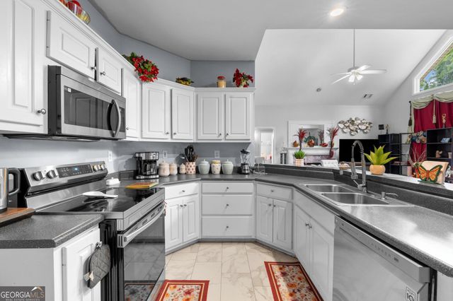 6689 Jojanne Lane, Lithonia, GA 30038