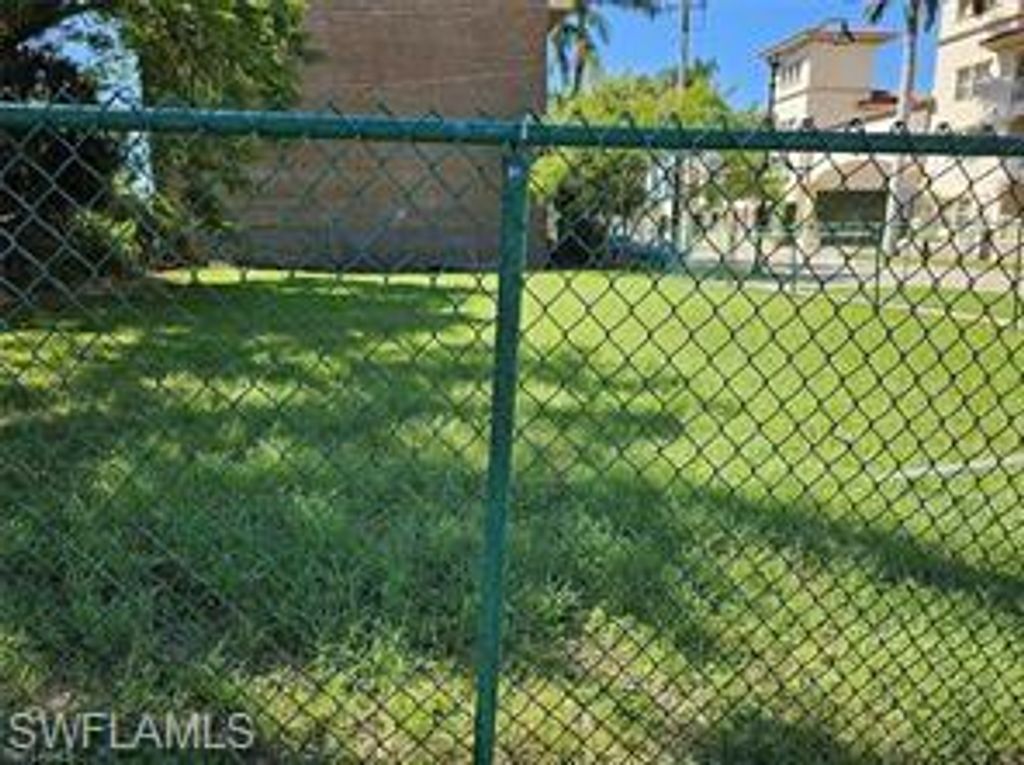 2002 Bayside PKWY, FORT MYERS, FL 33901 — photo 2
