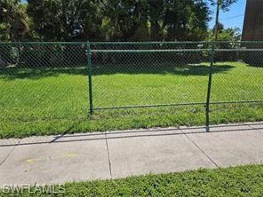 2002 Bayside PKWY, FORT MYERS, FL 33901 — photo 3