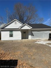 622 E Lincoln Street, Greenwood, AR 72936
