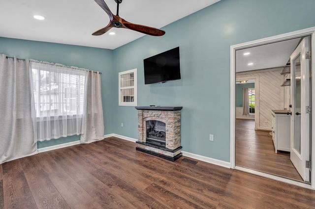 10 Sunny Cove DR, Moneta, VA 24121