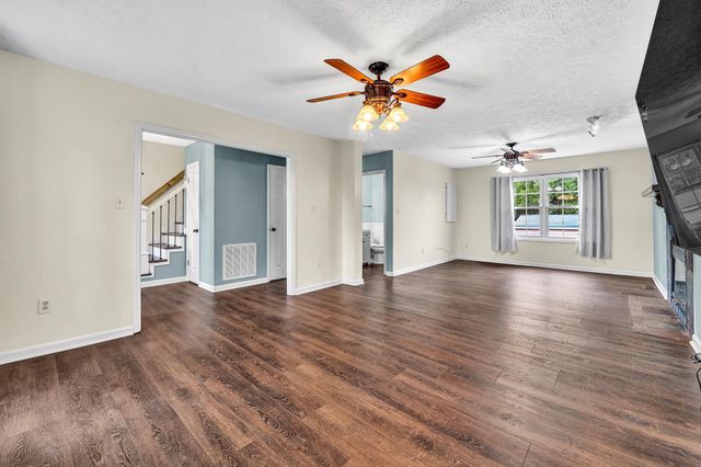 10 Sunny Cove DR, Moneta, VA 24121
