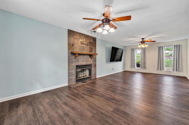 10 Sunny Cove DR, Moneta, VA 24121