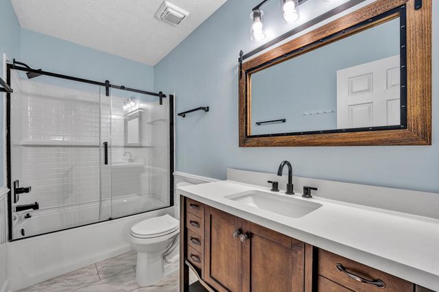 10 Sunny Cove DR, Moneta, VA 24121