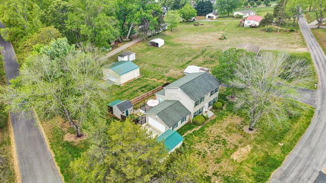 10 Sunny Cove DR, Moneta, VA 24121