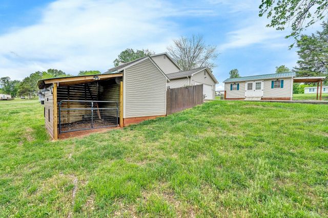 10 Sunny Cove DR, Moneta, VA 24121