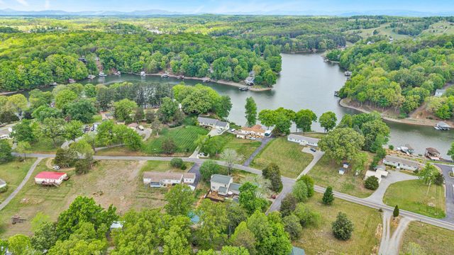 10 Sunny Cove DR, Moneta, VA 24121