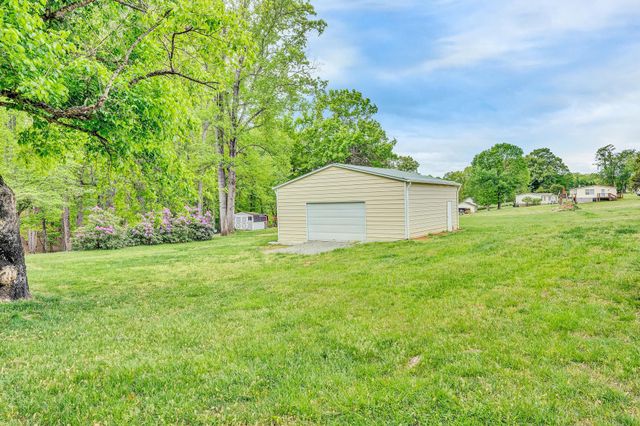 10 Sunny Cove DR, Moneta, VA 24121