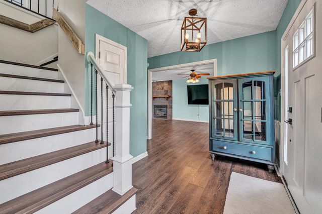 10 Sunny Cove DR, Moneta, VA 24121