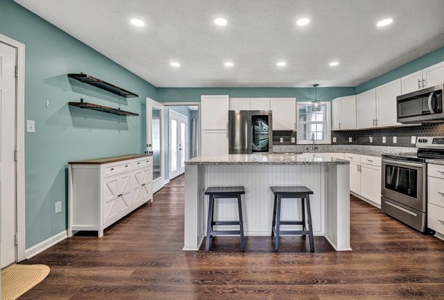10 Sunny Cove DR, Moneta, VA 24121