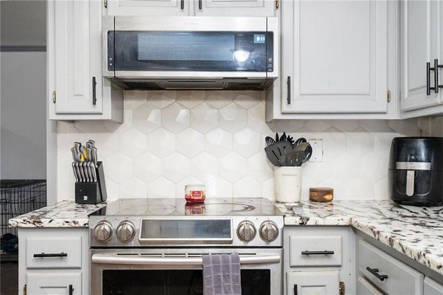 21173 W 126TH Terrace, Olathe, KS 66061