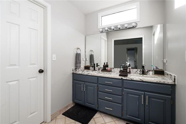 21173 W 126TH Terrace, Olathe, KS 66061