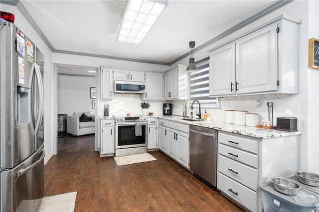 21173 W 126TH Terrace, Olathe, KS 66061