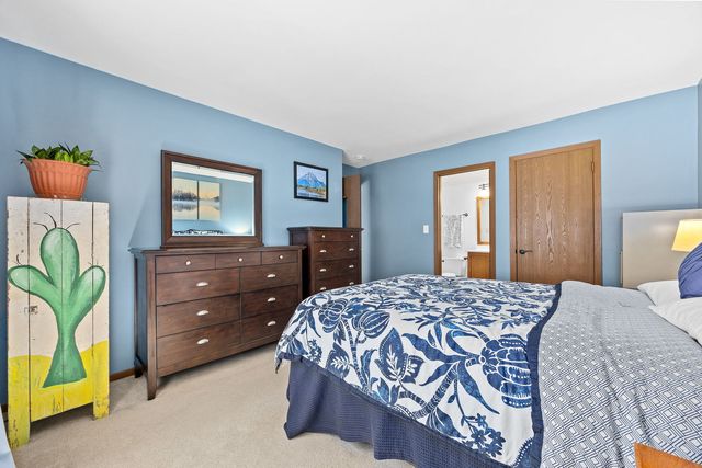 1884 Portsmouth Drive C, Lisle, IL 60532