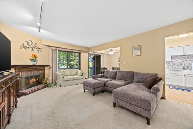 1884 Portsmouth Drive C, Lisle, IL 60532