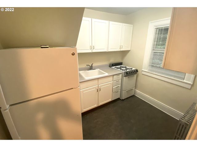 2047 Sw 10TH Ave, Portland, OR 97201