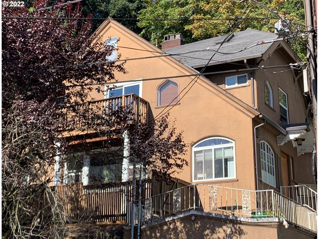 2047 Sw 10TH Ave, Portland, OR 97201