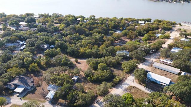 6908 Clover Leaf Drive, Brownwood, TX 76801