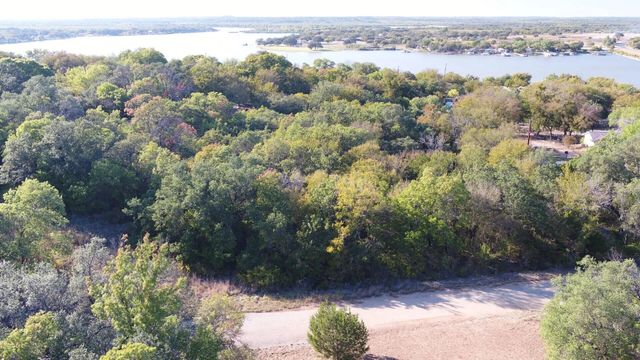 6908 Clover Leaf Drive, Brownwood, TX 76801