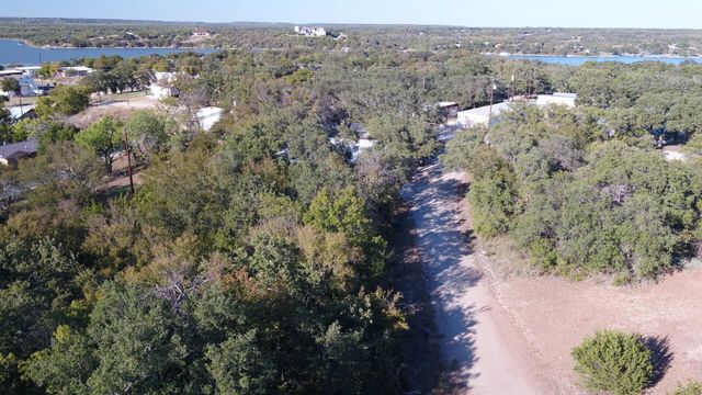 6908 Clover Leaf Drive, Brownwood, TX 76801