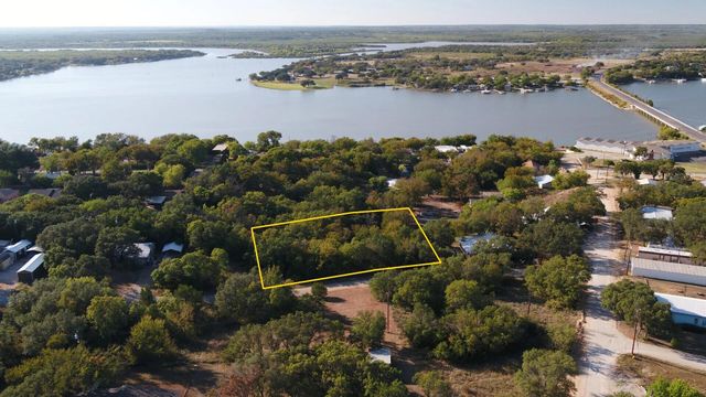 6908 Clover Leaf Drive, Brownwood, TX 76801