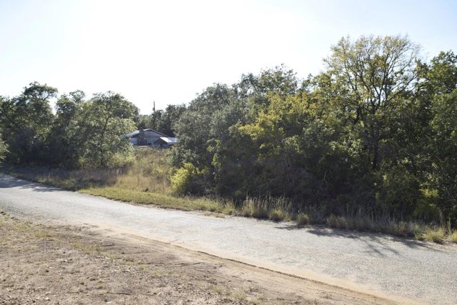 6908 Clover Leaf Drive, Brownwood, TX 76801