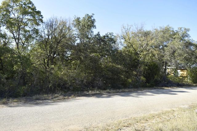 6908 Clover Leaf Drive, Brownwood, TX 76801