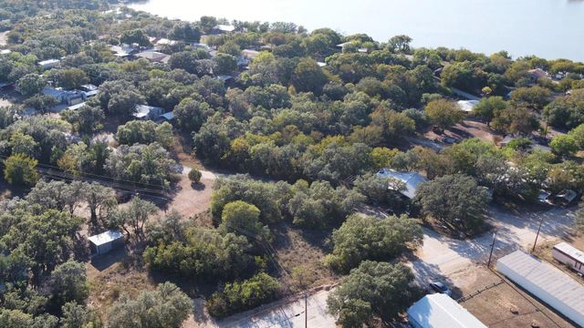 6908 Clover Leaf Drive, Brownwood, TX 76801