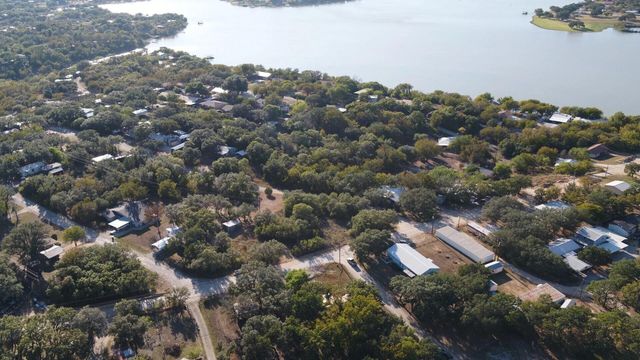 6908 Clover Leaf Drive, Brownwood, TX 76801