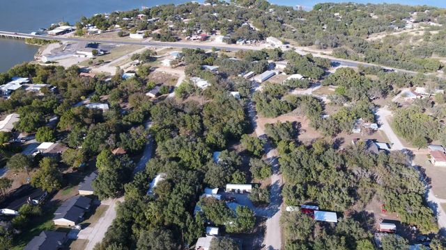 6908 Clover Leaf Drive, Brownwood, TX 76801