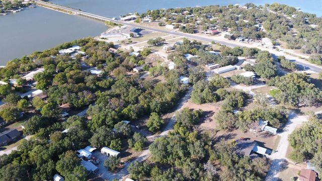 6908 Clover Leaf Drive, Brownwood, TX 76801