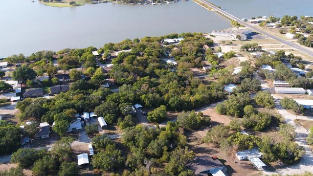 6908 Clover Leaf Drive, Brownwood, TX 76801