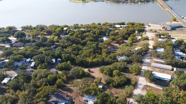 6908 Clover Leaf Drive, Brownwood, TX 76801