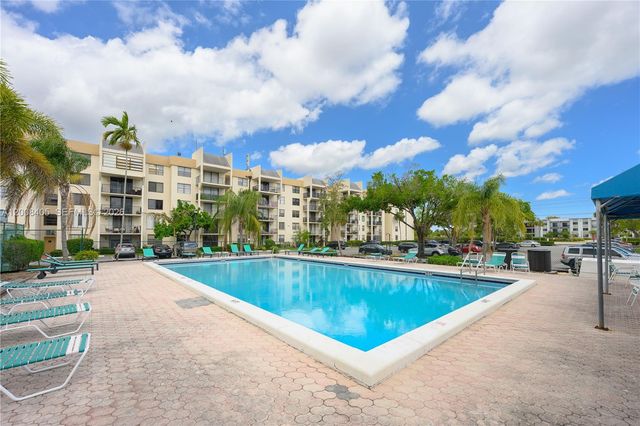 6195 Rock Island Road 503, Tamarac, FL 33319
