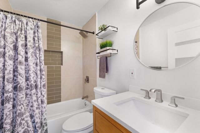 18 Mohawk Ave, Parsippany-troy Hills Twp., NJ 07034