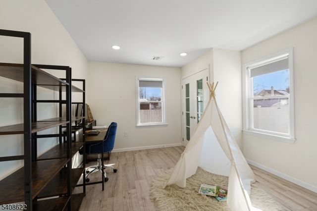 18 Mohawk Ave, Parsippany-troy Hills Twp., NJ 07034