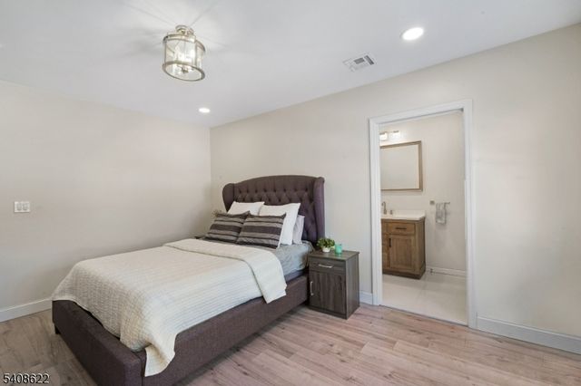 18 Mohawk Ave, Parsippany-troy Hills Twp., NJ 07034