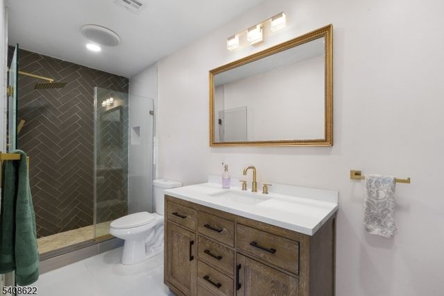 18 Mohawk Ave, Parsippany-troy Hills Twp., NJ 07034