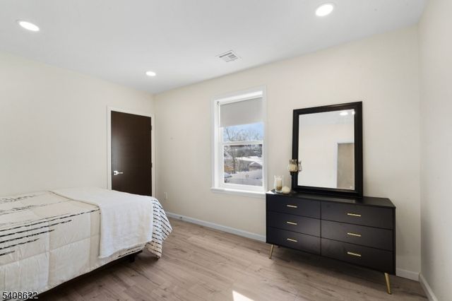 18 Mohawk Ave, Parsippany-troy Hills Twp., NJ 07034