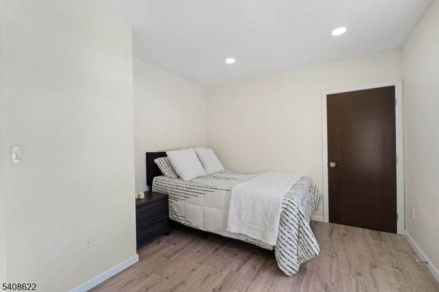 18 Mohawk Ave, Parsippany-troy Hills Twp., NJ 07034