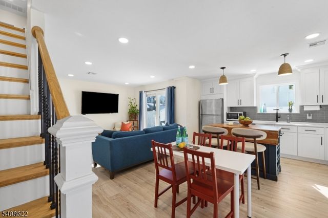 18 Mohawk Ave, Parsippany-troy Hills Twp., NJ 07034