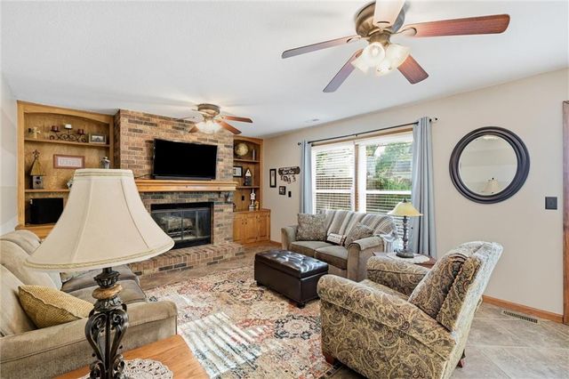 14715 S Arapaho Drive, Olathe, KS 66062