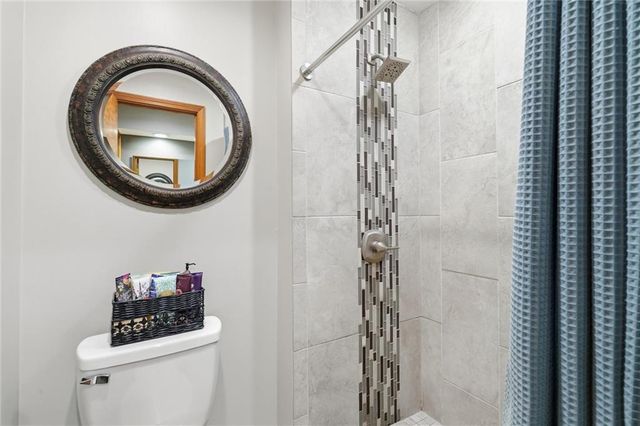 14715 S Arapaho Drive, Olathe, KS 66062